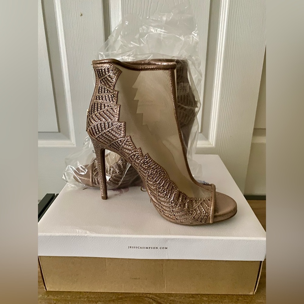 Jessica Simpson Women's Bronze Peep-Toe Heels